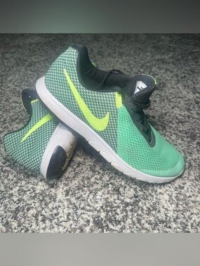Nike Womens Flex Experience RN 6 881805-300 Green Running Shoes Sneakers Sz 9